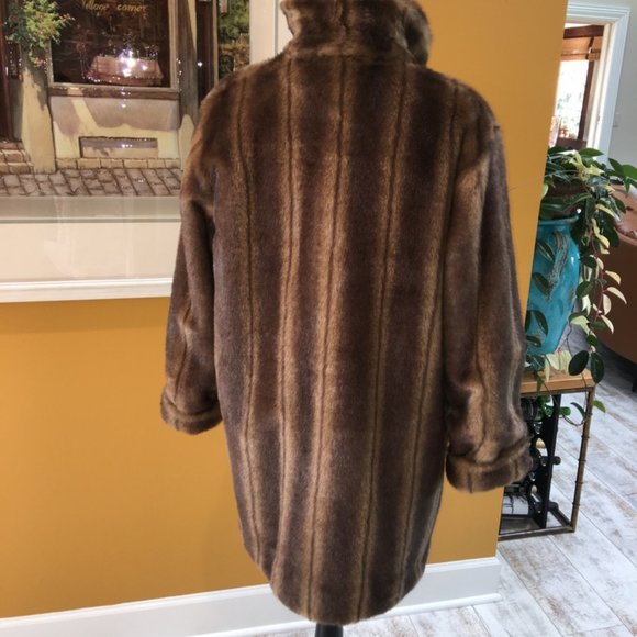 Gorgeous Cally Do REVERSIBLE Coat - Picture 5 of 13